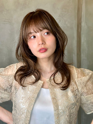 池袋 レイヤー イルミナカラー ベージュ くびれヘア♪