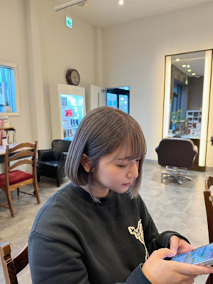 透明感グレージュカラー