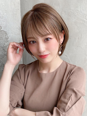 30代40代に人気の大人かわいい前髪ありのくびれショート