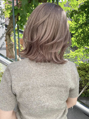 ヘーゼルグレージュ/パールベージュ/バタフライカット