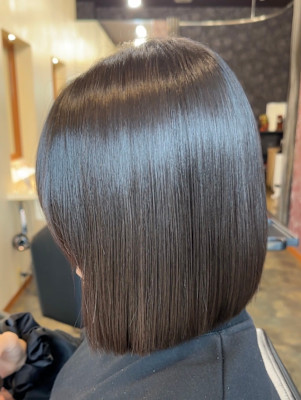 【圧倒的な艶と上品さ】ストレートボブ