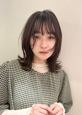 ミディアムレイヤー/顔まわりレイヤー/ブラウンカラー