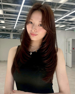 韓国風レイヤーカットロングレイヤー大人可愛いシースルーバング