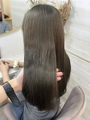 《高橋亜美》オリーブベージュ/ブリーチ/大宮