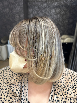 【大人の魅力を引き出す】ベージュ×ナチュラルハイライト