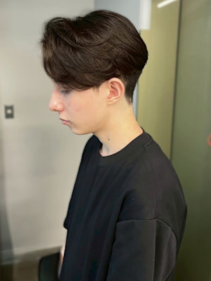 オリーブベージュ 透明感カラー 韓国ヘア アップバング