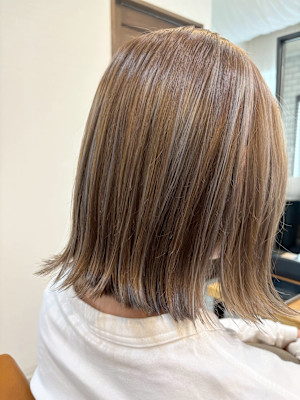 ハイトーンベージュ