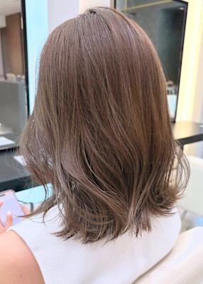 レイヤーカット*くびれヘア*ミディアムヘア*オリーブベージュ