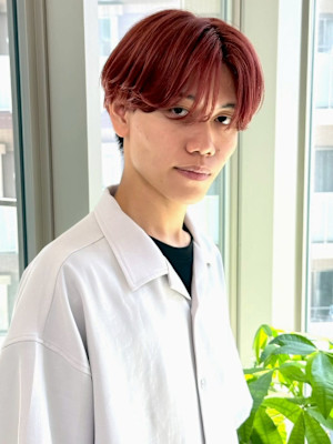 センターパート マッシュショート レッドカラー ブリーチ