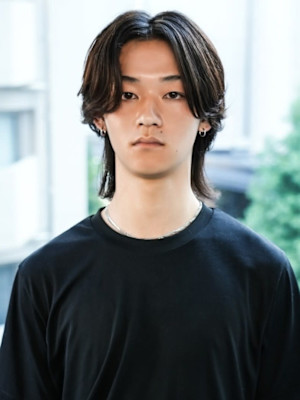 ウルフカット センターパート 韓国ヘア 毛流れパーマ 20