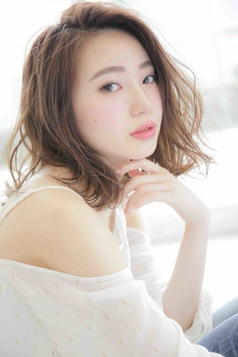 外ハネニュアンスボブ