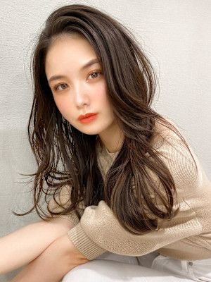 大人かわいいくびれヘアセミロング × ミルクティーベージュ