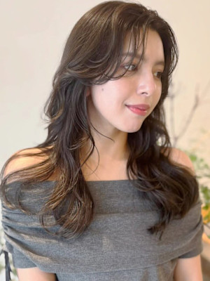 オリーブカラー×レイヤーカット*ロングヘア