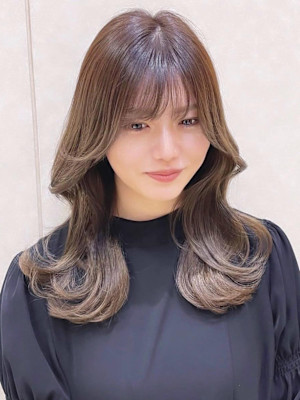 上品レイヤースタイル/くびれヘア/韓国ヘア/オリーブベージュ