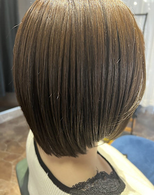 オリーブベージュ