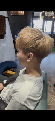 ハイトーングレージュ