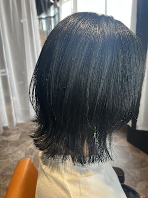 くびれボブ　ブルーブラック