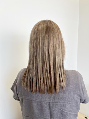 ミルクティーベージュ