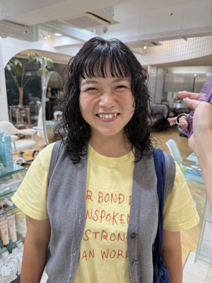 フェイスレイヤー×ミディアムパーマ