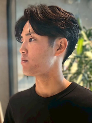 韓国風パーマ センターパート ツーブロック 眉毛カット