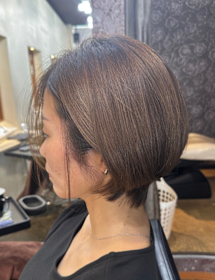 【透明感ブラウンカラーで魅せる！】丸みショートボブ