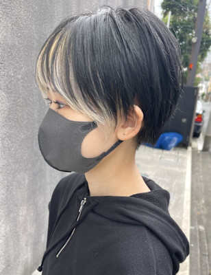 ブリーチインナーカラー　ショートスタイルフェースフレーミング