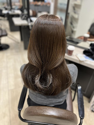 Mako モカグレージュ 透明感 ブリーチなし 似合わせ