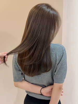ベージュカラー 外国人風カラー レイヤーカット 顔周りカット