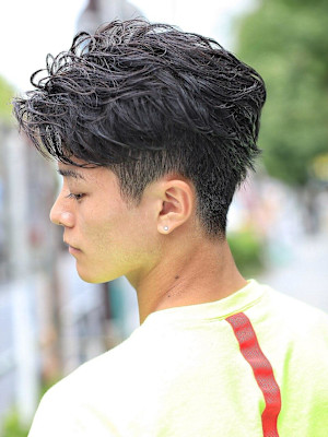 ワイルドツーブロック　前髪かきあげ　