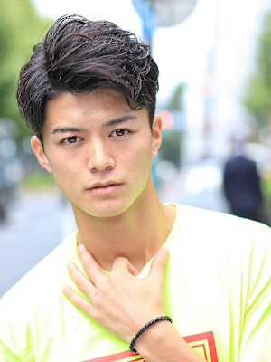 ワイルドツーブロック　前髪かきあげ　