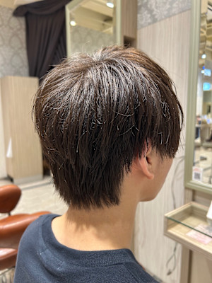 ツーブロック×ウルフカット◎束感レイヤーセンターパート