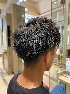 ツイスパ×縦落ちメンズパーマで個性を演出◎トレンドヘア