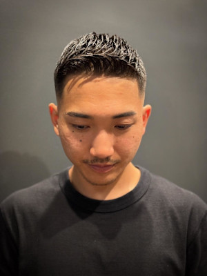 メンズ　フェード　バーバー　刈り上げ