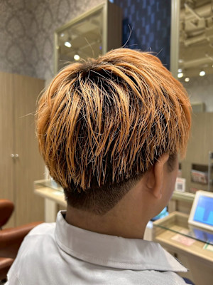 オレンジブリーチ×ツーブロックショート