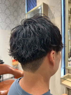 ツーブロック×無造作パーマショート