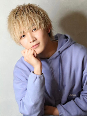 メンズショート　ハイトーン　マッシュ　