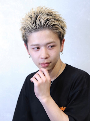 かきあげ　アップバング　ハイトーンショート