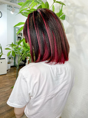インナーカラーと赤の筋カラー【飯田淳平】Re:ta Hair