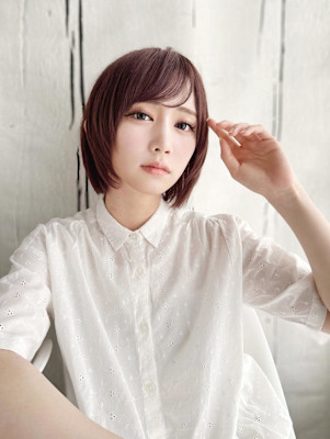 カジュアルレイヤーボブスタイル