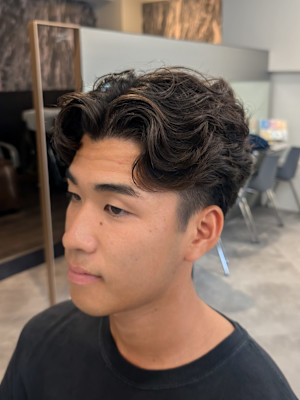  癖を活かした自然なセンターパート【三軒茶屋】