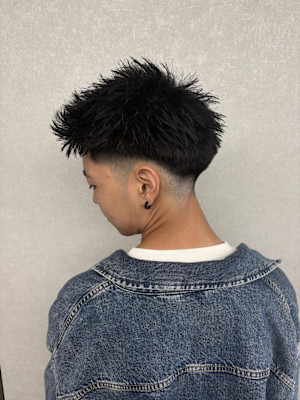 【男らしさ全開！束感ショート × フェードカット】