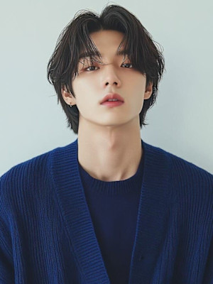 センターパート ニュアンスパーマ ウルフ 韓国ヘア 20代