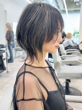 横顔　ウルフカット　ネオウルフ　コントラストハイライト