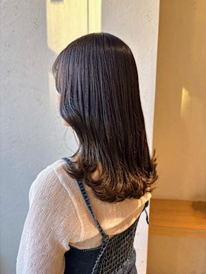 オリーブベージュ