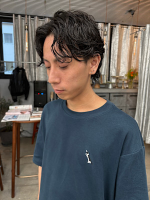 ステップボーンカットメンズパーマ/センターパート