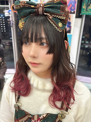 ウルフカット インナーカラー ケアブリーチ 推しカラー