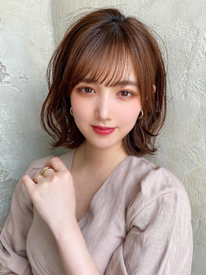 30代40代に人気の大人かわいい前髪ありのくびれショート