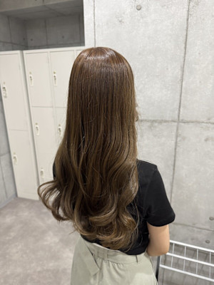 赤みを抑えた柔らかカラー