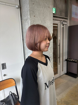 ピンクベージュ