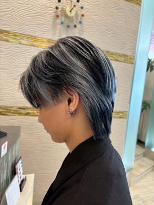 大人可愛い艶カラーブラウンミニウルフエンドカラー